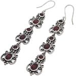 El Coral Oval garnet 8x6mm oval and round 5mm silver