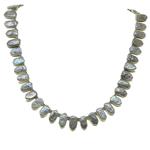 El Coral Collar Perlas Blancas Forma Flecha Plana y Bolas Plateadas, 38gr Peso