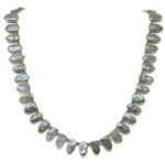 El Coral Collar Perlas Blancas Forma Flecha Plana y Bolas Plateadas, 43gr Peso